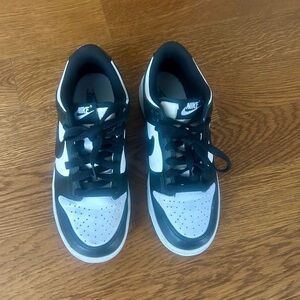 Nike Dunks- Pandas, 5Y